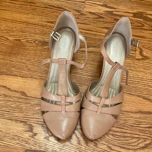 Women’s size 10W Pumps